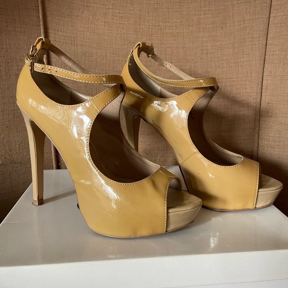 Steve Madden blush platform high heels
